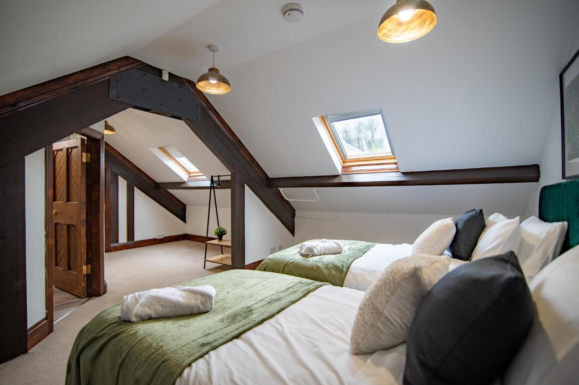 Madison House - Converted Church 5 Bed بونتيبول المظهر الخارجي الصورة