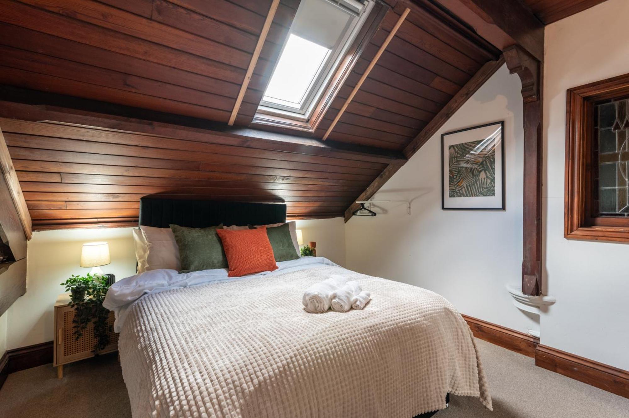 Madison House - Converted Church 5 Bed بونتيبول المظهر الخارجي الصورة