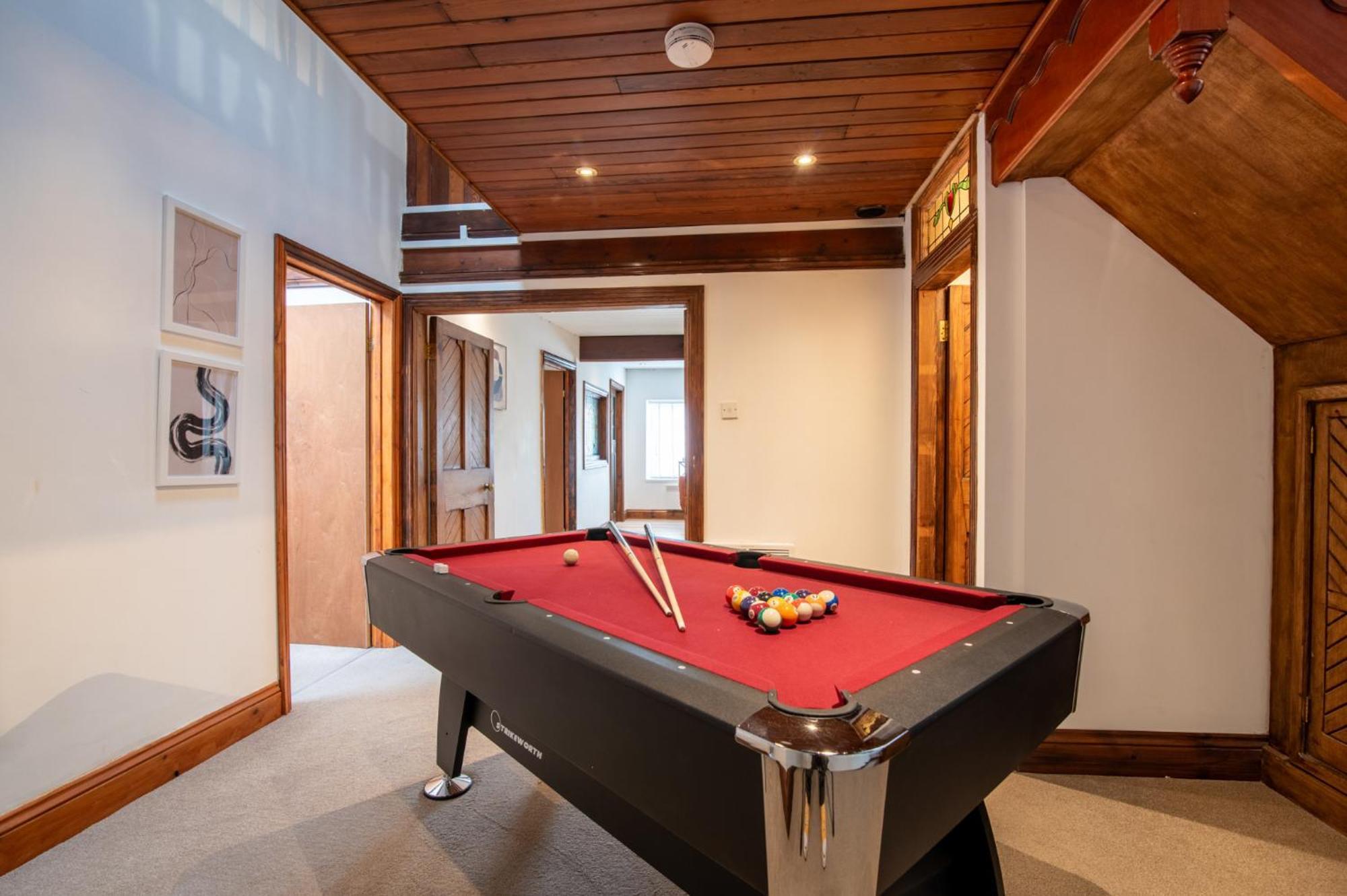 Madison House - Converted Church 5 Bed بونتيبول المظهر الخارجي الصورة
