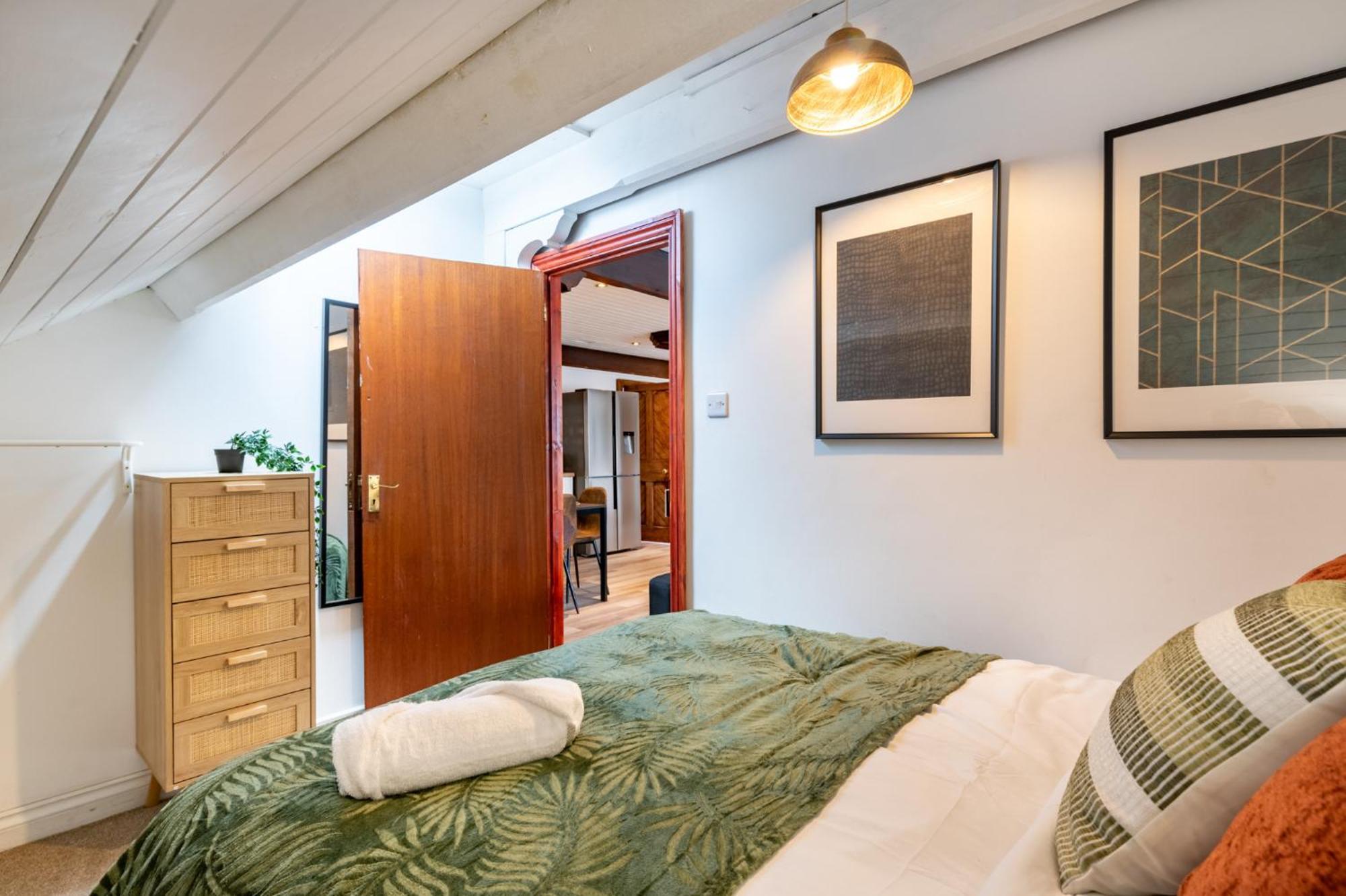 Madison House - Converted Church 5 Bed بونتيبول المظهر الخارجي الصورة